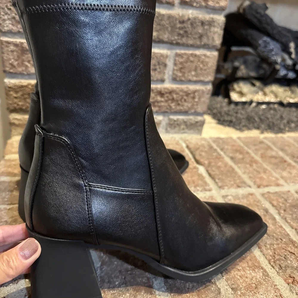 Steve Madden Womens Vallie Square Toe Bootie Size  9 Block Heel Boots